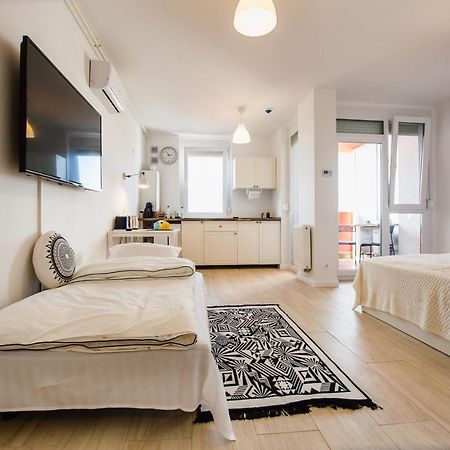 Fresh Studio In Central Oradea Lägenhet Exteriör bild