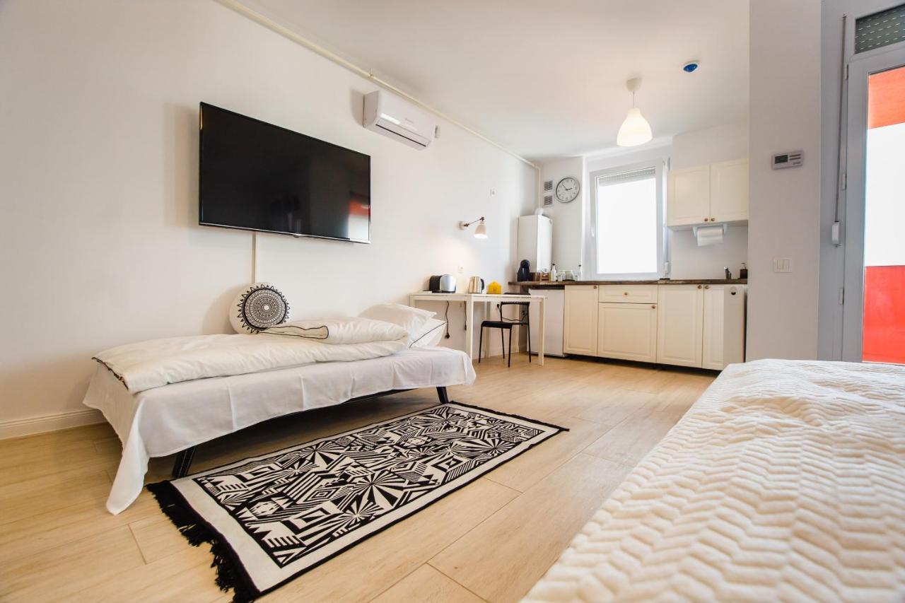 Fresh Studio In Central Oradea Lägenhet Exteriör bild